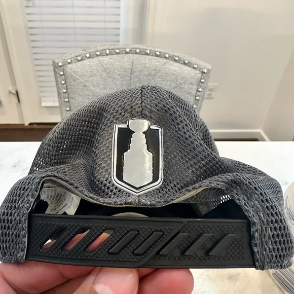 Vegas Golden Knights Fanatics Stanley Cup Champions Locker Room Snapback Hat Cap - Picture 3 of 8